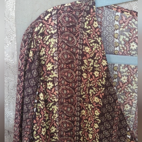 Floral Print V-Neck Women's Blouse in Brown and Cream - Picture 11 of 13
